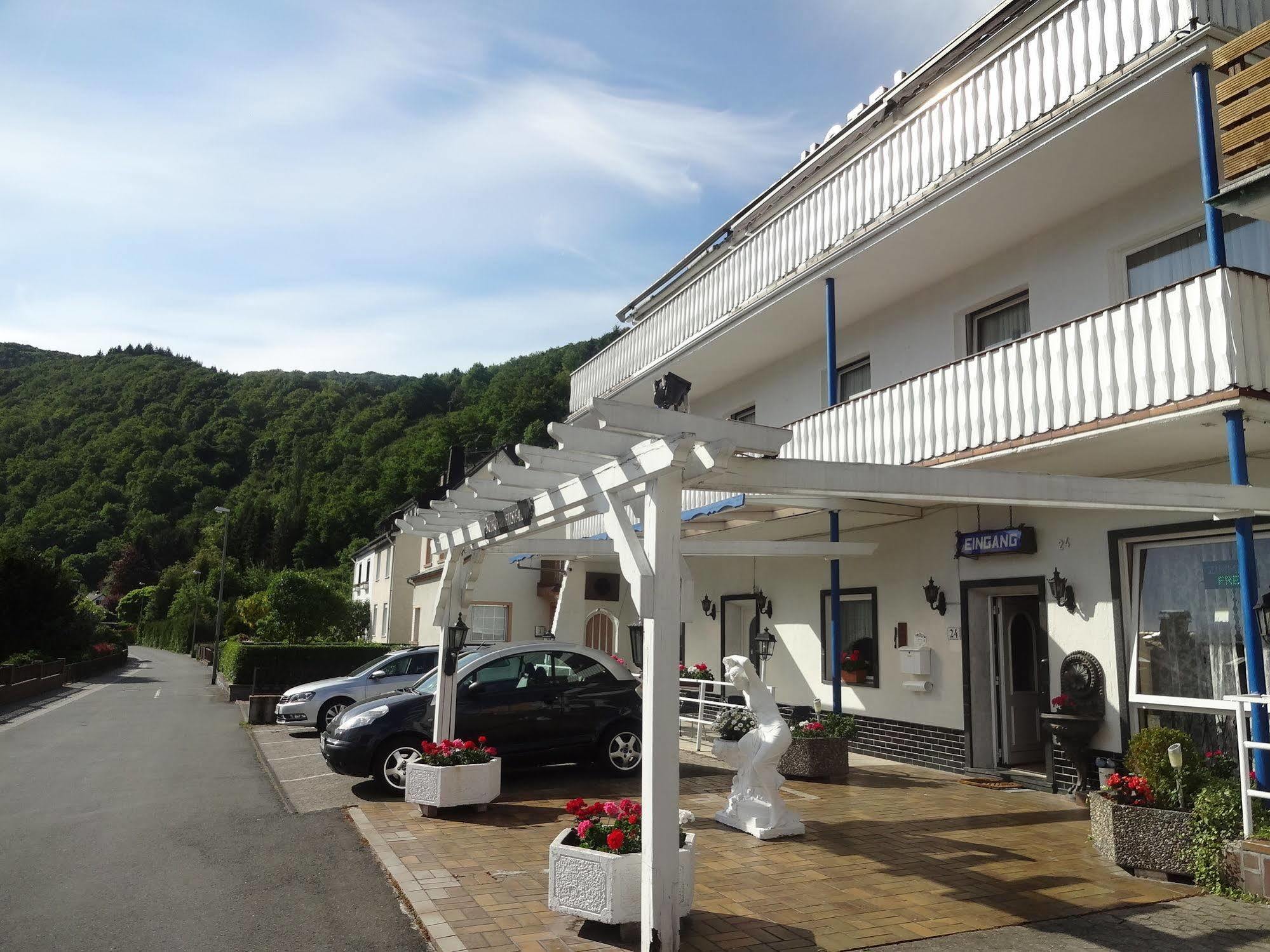 Star Hotel Fachbach Exterior foto
