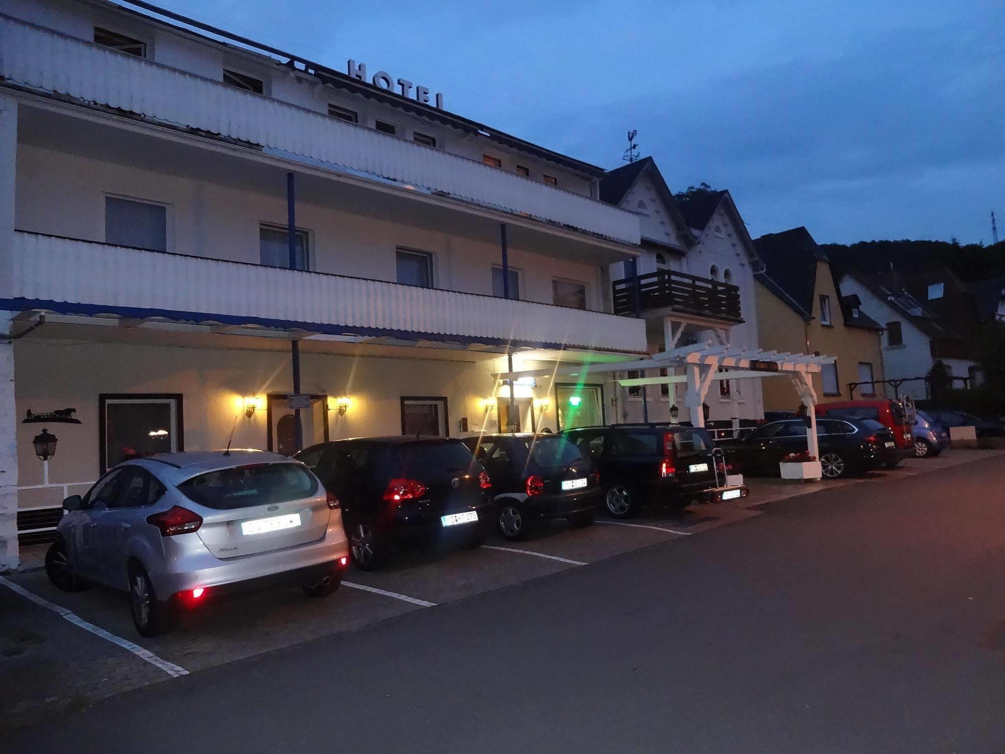 Star Hotel Fachbach Exterior foto